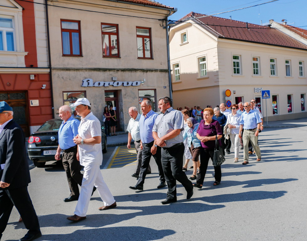 Klikni na fotografiju za uvecanje
