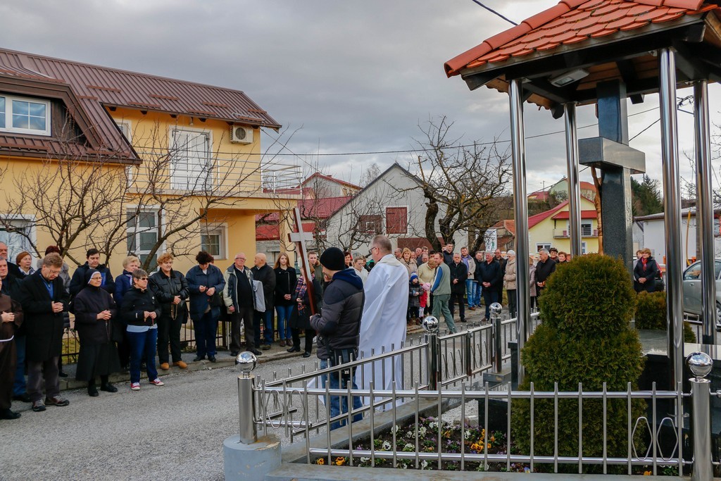 Klikni na fotografiju za uvecanje