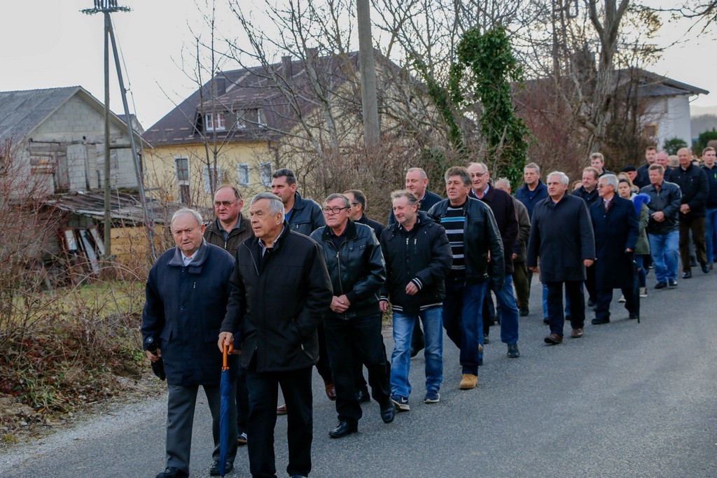 Klikni na fotografiju za uvecanje