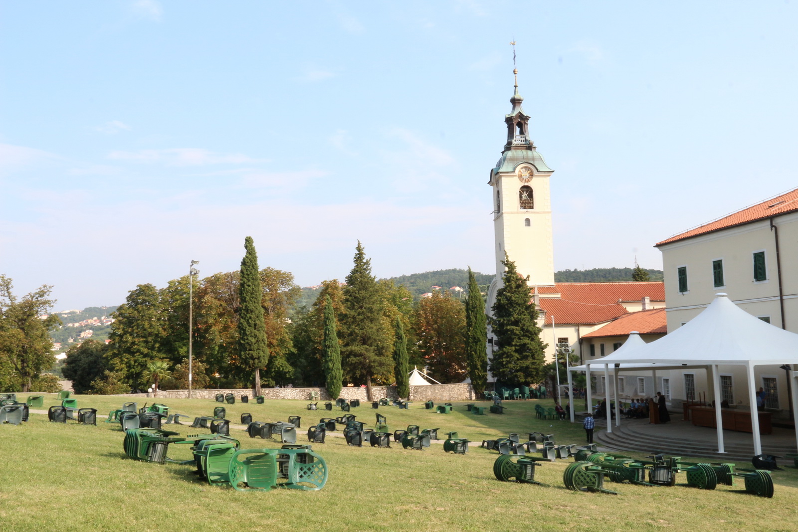 Klikni na fotografiju za uvecanje