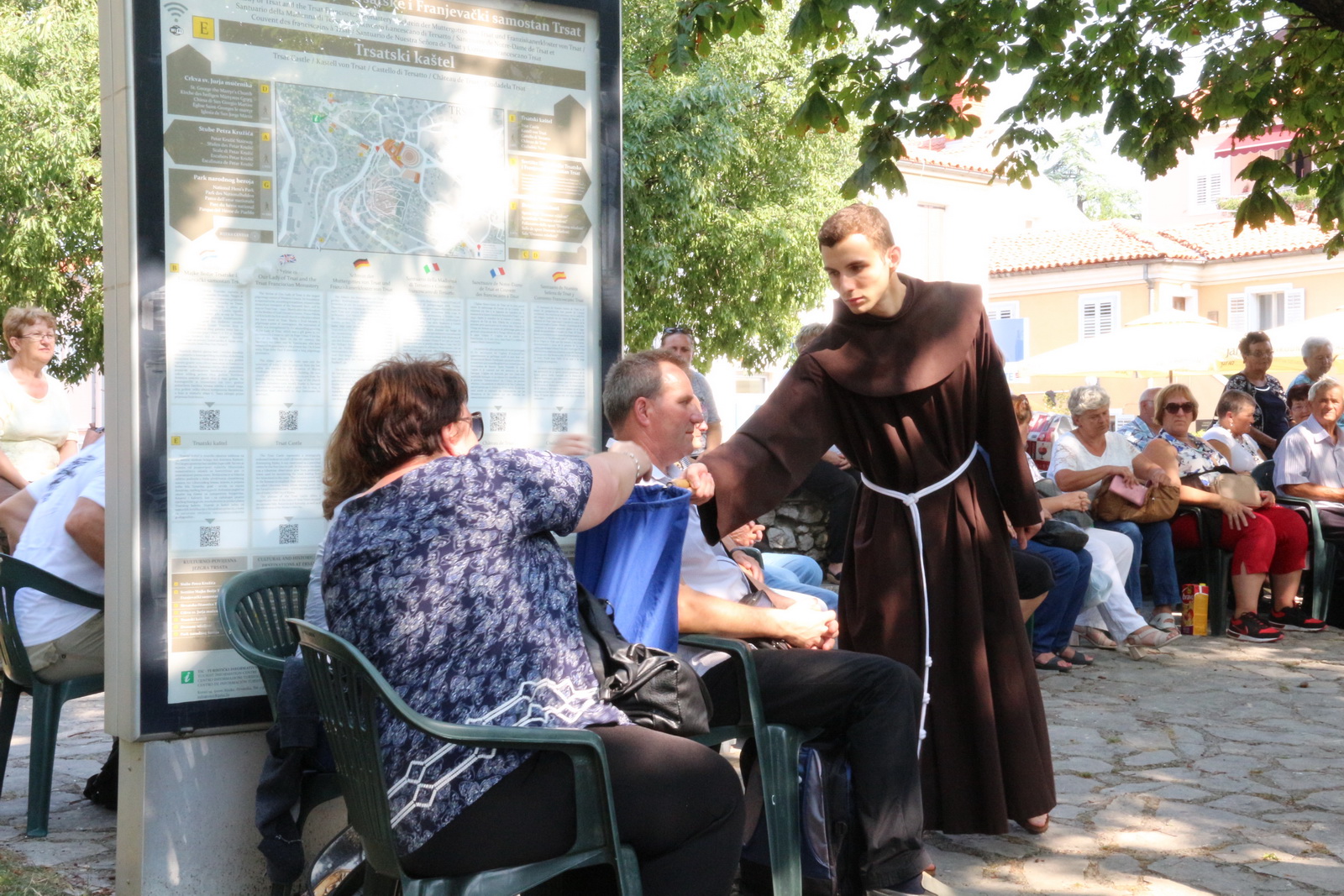 Klikni na fotografiju za uvecanje