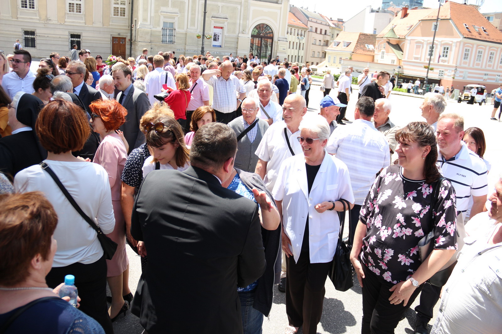 Klikni na fotografiju za uvecanje