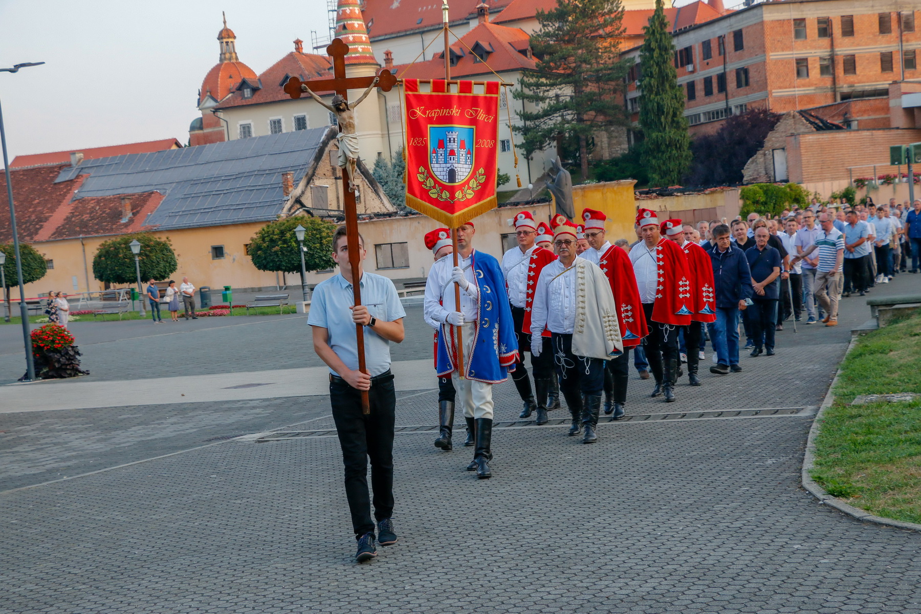 Klikni na fotografiju za uvecanje