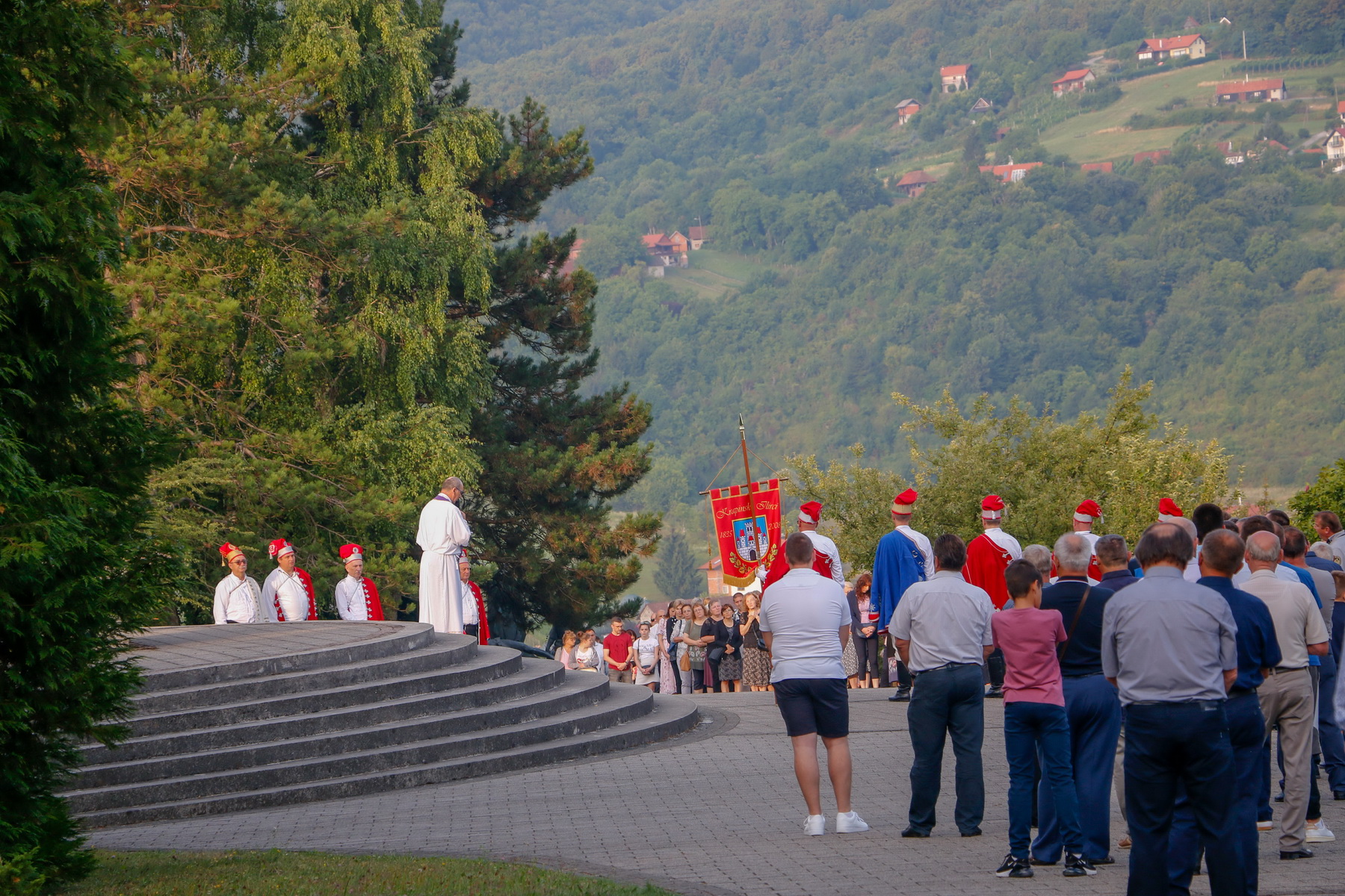 Klikni na fotografiju za uvecanje