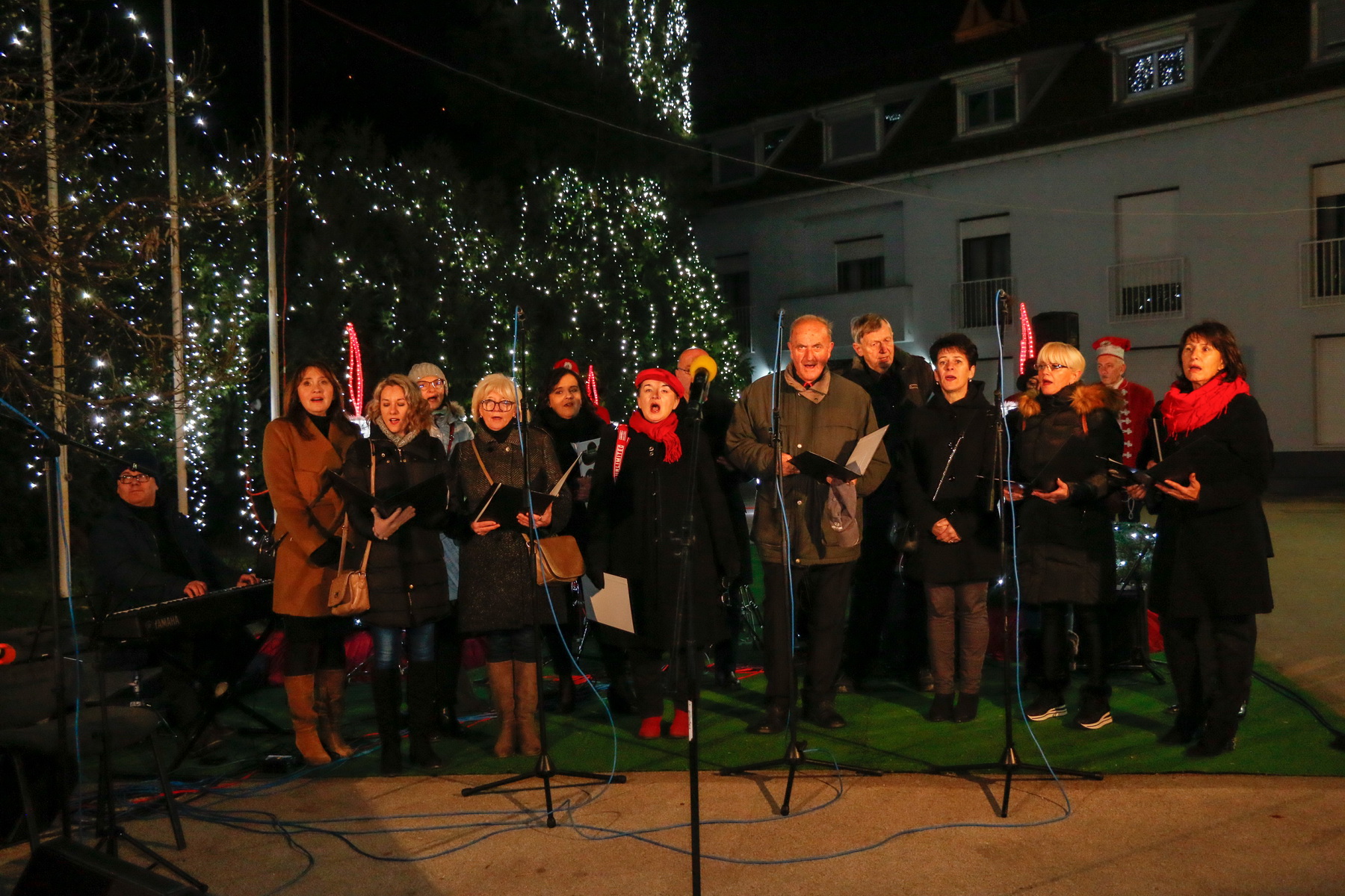 Klikni na fotografiju za uvecanje